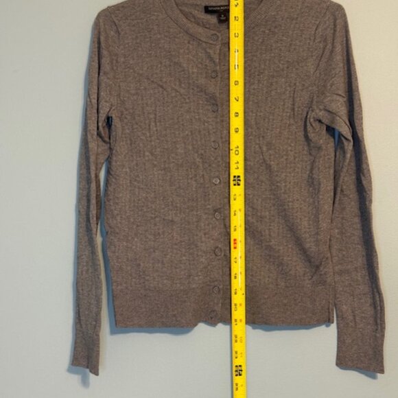 Banana Republic Grey Button Front Crewneck Cardigan Sweater S EUC - Picture 5 of 7